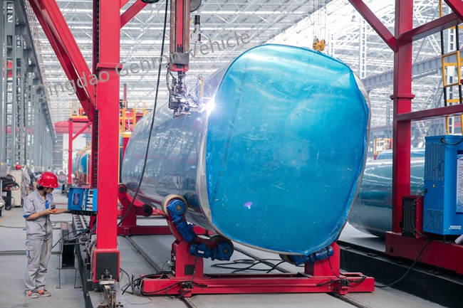 Tri Axles Aluminium Crude Oil 35CBM 35000L Semi Tanker Trailer 9